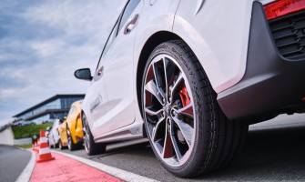 „Auto Bild Sportscars“ ekspertai geriausiomis pripažino „Continental SportContact 7“ padangas